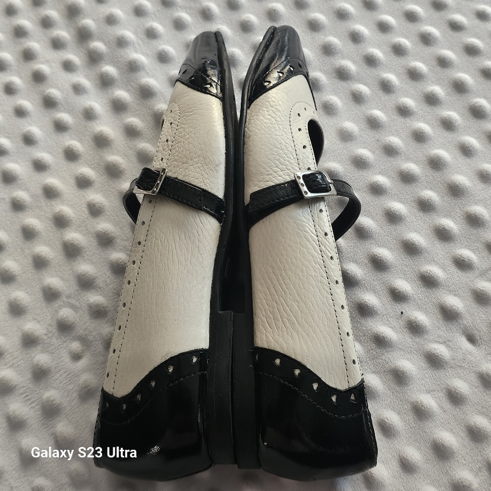 Geniun Leather Black and Beige Women's Flat Shoes - Picture 6 of 11